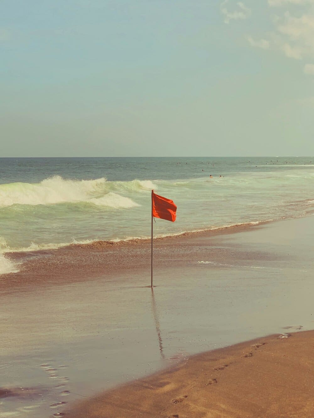 red flag on beach